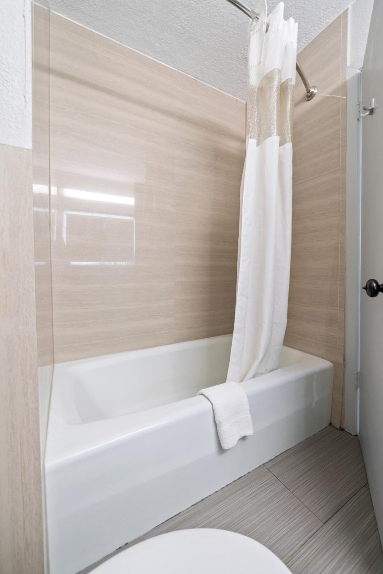 Motel Americas Value &