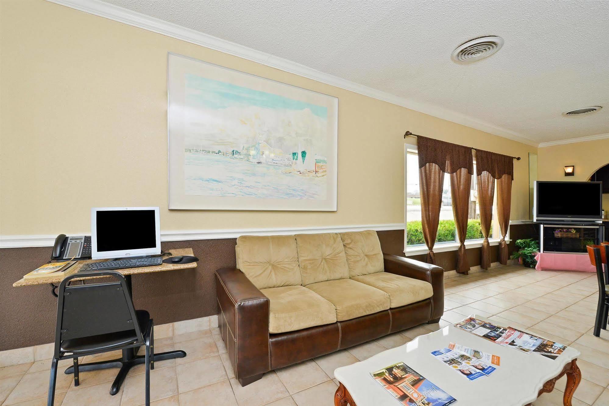 Motel Americas Best Value & 2*